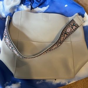 Guitar Strap Bucket Bag Urban Expressions